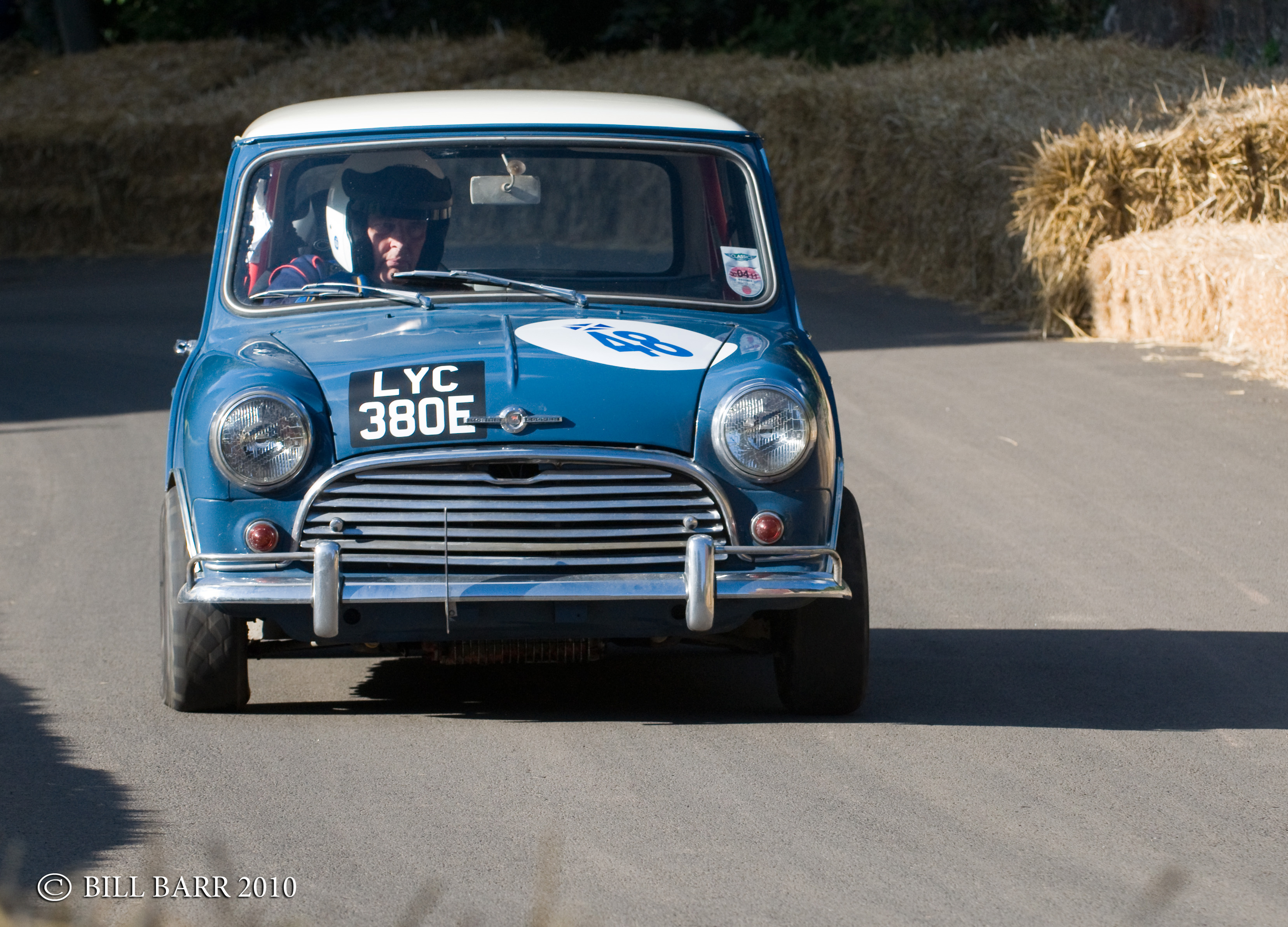 2010, Bo'ness Revival Hillclimb . Graham Cowie in his Mini approaching the Courtyard. (Photograph by Bill Barr|
