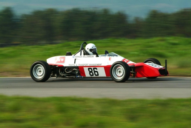 VW002